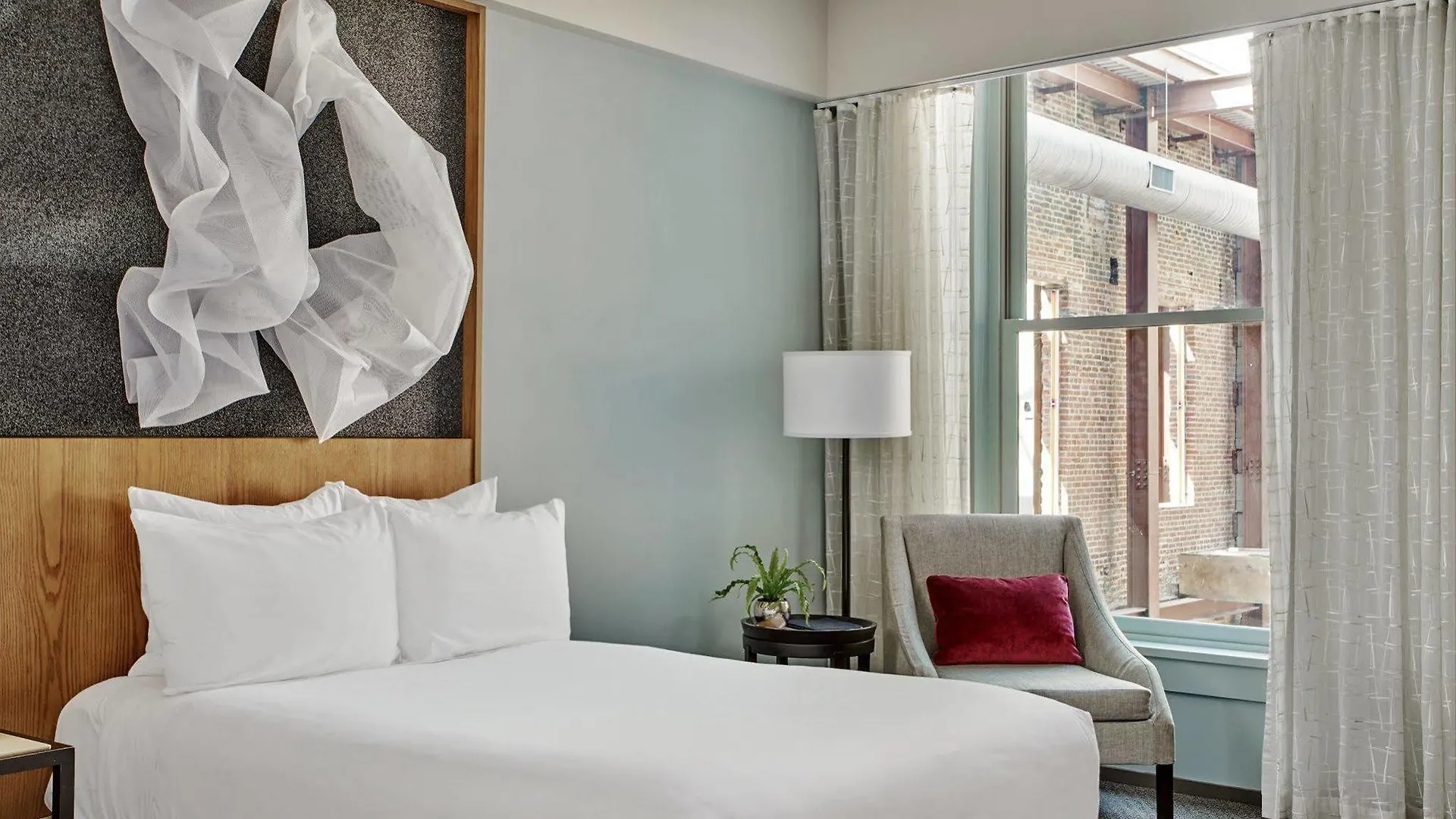 *****  21C Museum Hotel Louisville United States